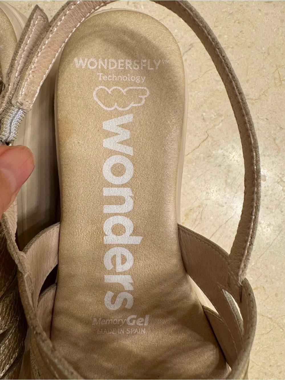 Wonders Metallic Gold Woven Platform Sandals - Women